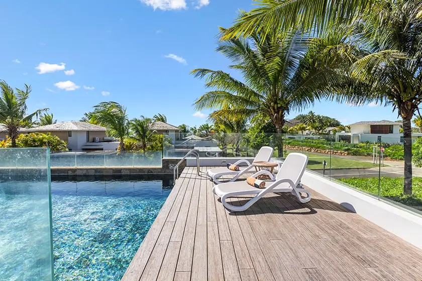 Property Management in Roches Noires